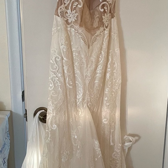 Wedding Dress - Picture 13 of 13